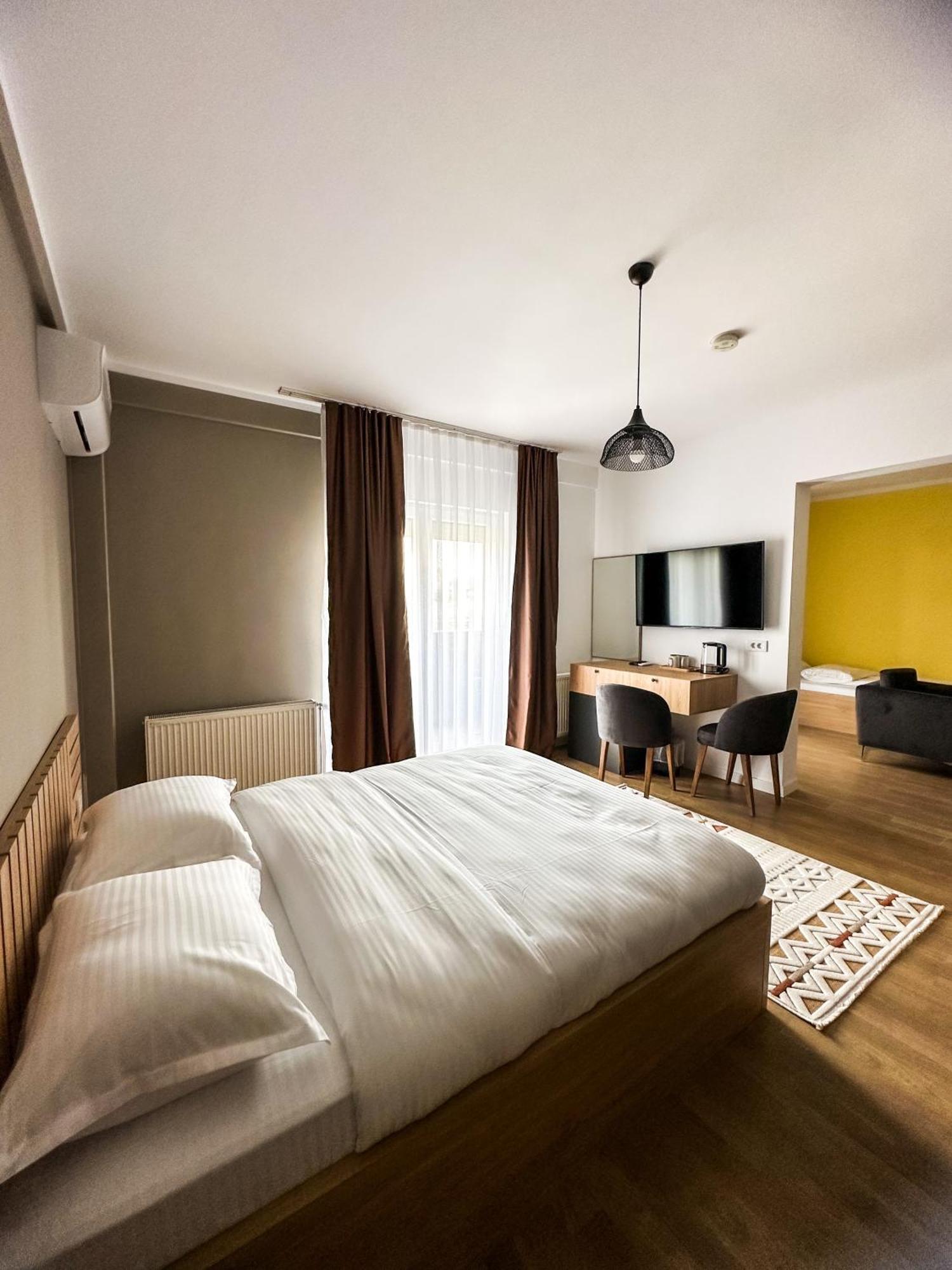 Grand Apartments Prishtina Prishtinë Exterior photo