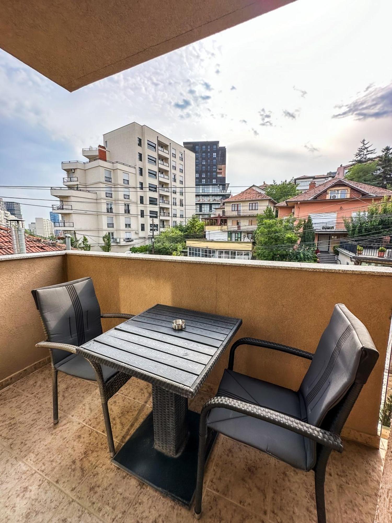 Grand Apartments Prishtina Prishtinë Exterior photo